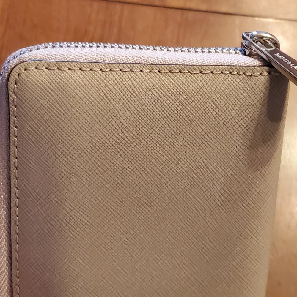 Michael Kors Grey Leather Jet Set Travel Continental Wallet